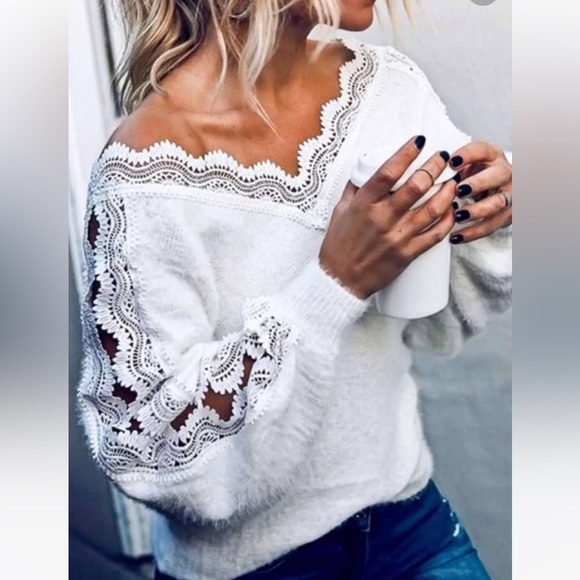 Light Blue Lace Trim V-neck Sweater, Size XL - Picture 4 of 5